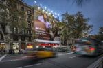 Rehabilitacion fachada con lona publicitaria - Ronda Sant Antoni, Barcelona