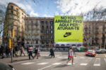 Rehabilitacion fachada con lona publicitaria - Ronda Sant Antoni, Barcelona