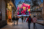 Rehabilitacion fachada con lona publicitaria - Portal de l'àngel 3, Barcelona